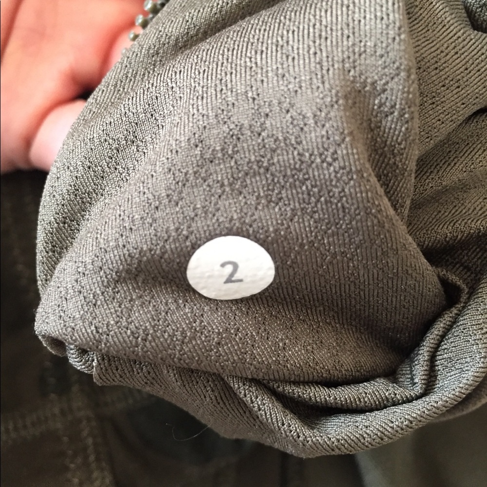 Lululemon green camo - Picture 3 of 3